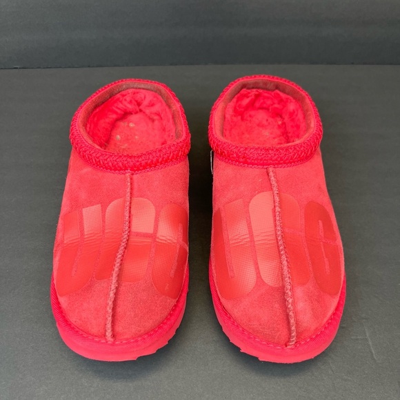 UGG Vibrant Pink Fleece Slippers Size 6 - Picture 9 of 9
